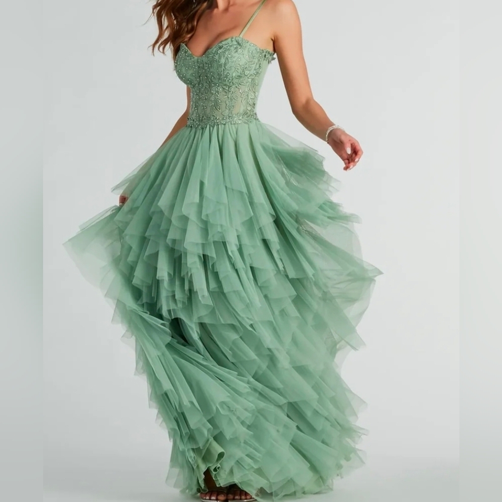 New Without Tags! Windsor Keyla Floral Applique Tiered Ruffle Tulle Gown Sz 5/6